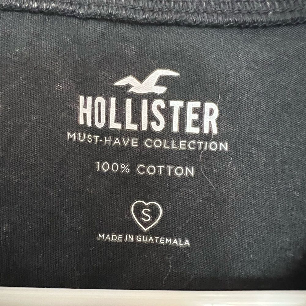 Hollister Crop Top - Picture 2 of 3